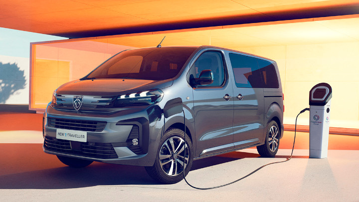 Peugeot e-Traveller Charging