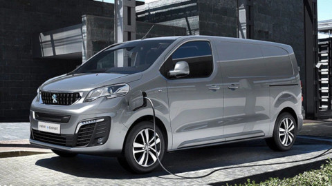 Peugeot e-Expert Van Charging