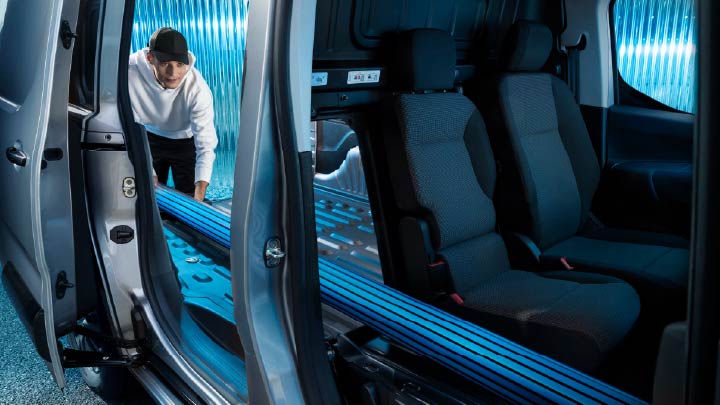Cargo space of a Peugeot Partner