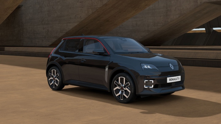 Black Renault 5 Techno+