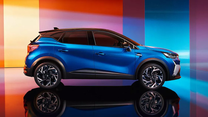 Blue Renault Captur Side Shot