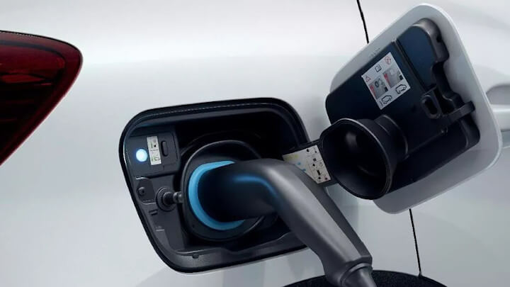 White Renault Captur E-Tech Plug-in Hybrid Charging