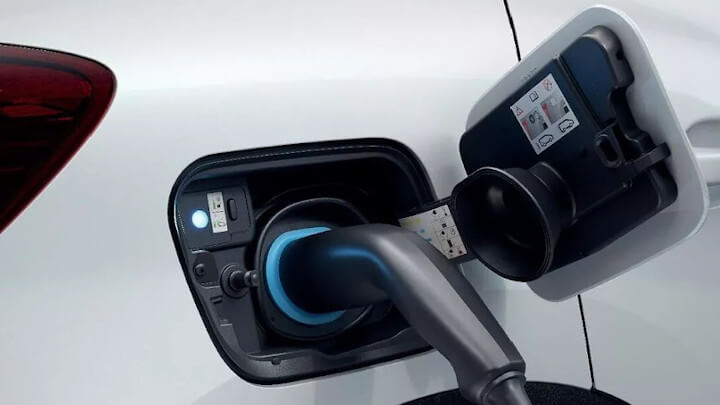 White Renault Captur E-Tech Plug-in Hybrid Charging