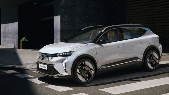 Renault Scenic E-Tech Side