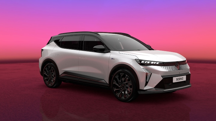 White Renault Scenic Iconic Espirit Alpine