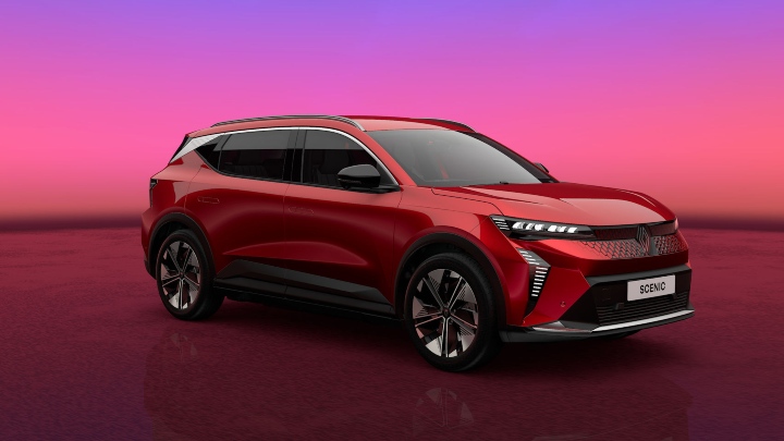 Red Renault Scenic Techno