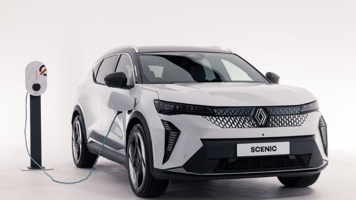 Renault Scenic E-Tech Charging