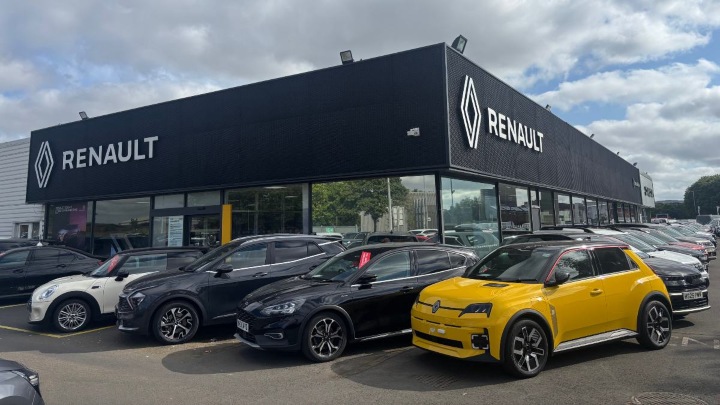 Evans Halshaw Renault Middlesbrough Exterior