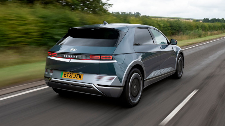 Hyundai IONIQ 5 Exterior Rear Driving