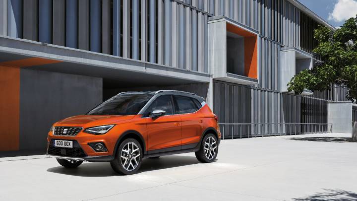 SEAT Arona in orange