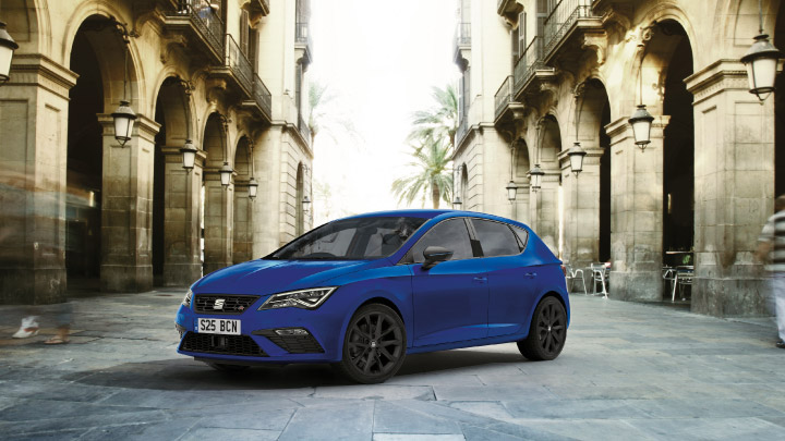 SEAT Leon in blue