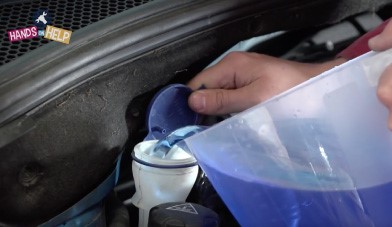 Topping up your washer fluid