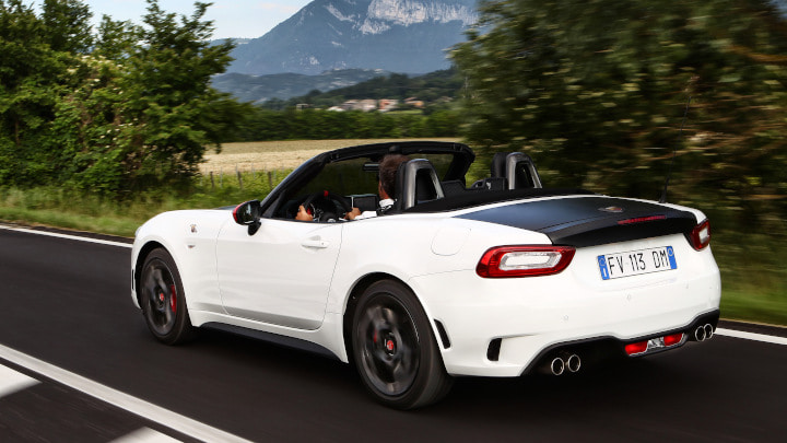 Abarth 124 Spider Exterior Rear Driving