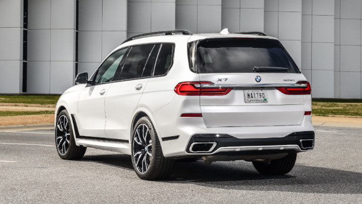 BMW X7 Rear