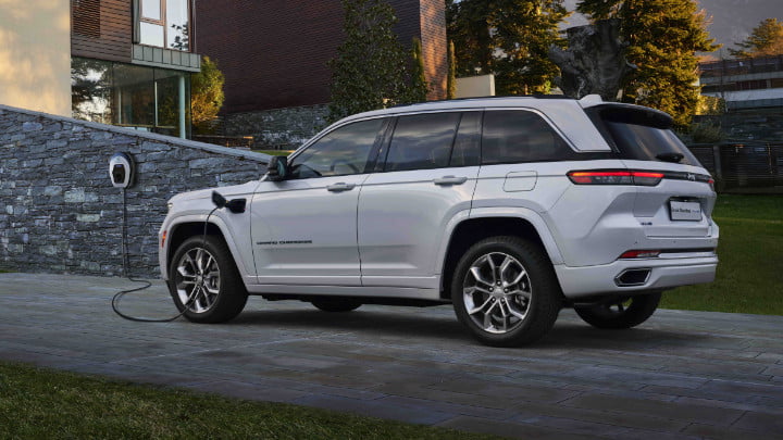 Jeep Grand Cherokee Charging