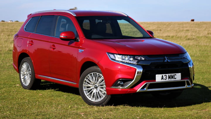 Mitsubishi Outlander PHEV Front