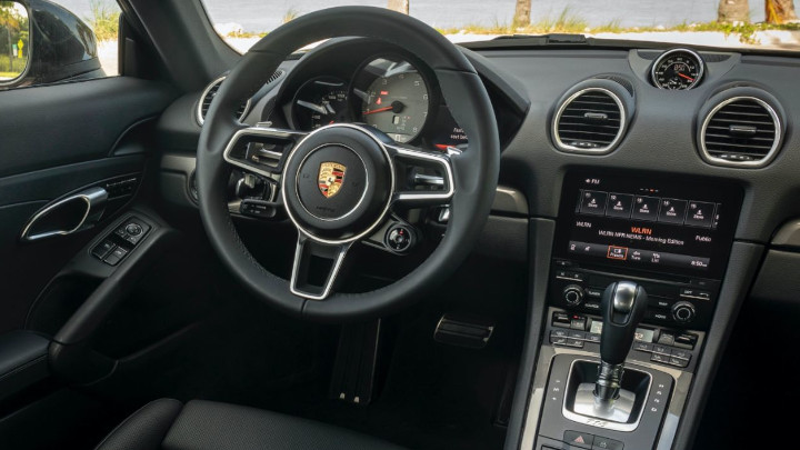 Porsche 718 Cayman Interior