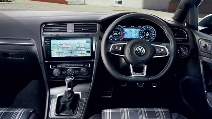 2017 volkswagen golf interior and infotainment system