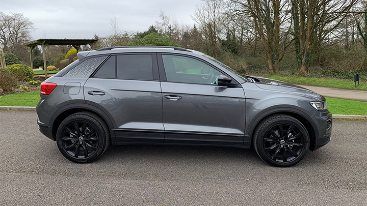 Volkswagen T-Roc side profile