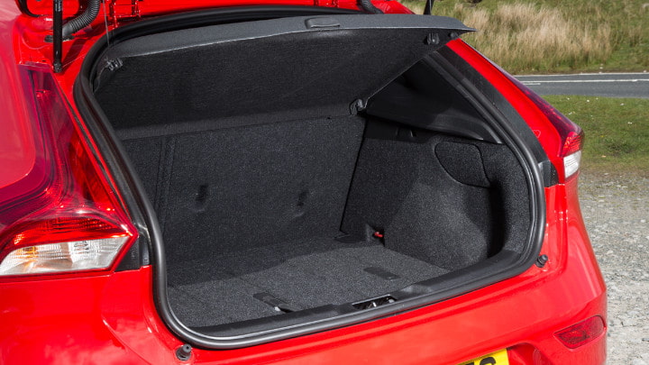 Volvo V40 Boot