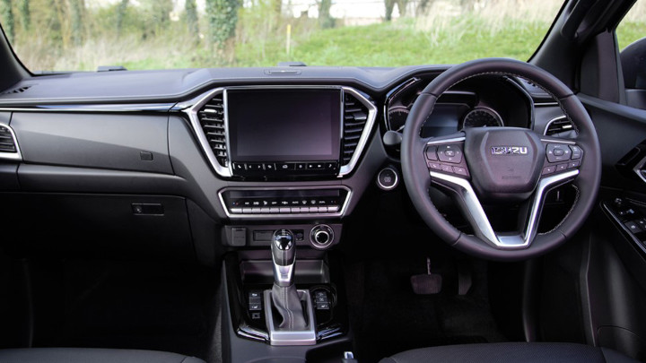 ISUZU D-MAX Interior