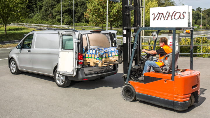 Mercedes-Benz Vito Van Load