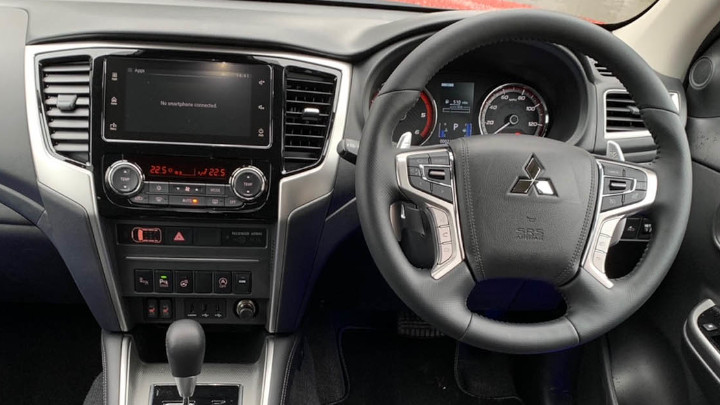 Mitsubishi L200 Interior