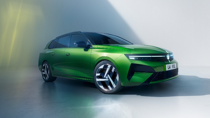 Vauxhall Astra Sportstourer Green studio image