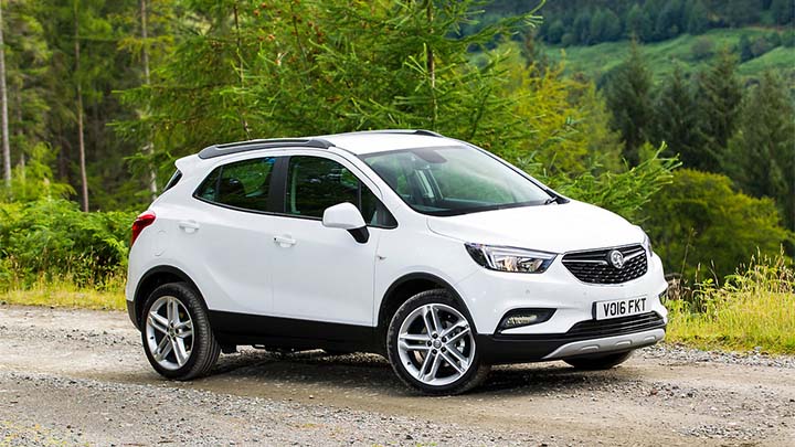 white vauxhall mokka x boot