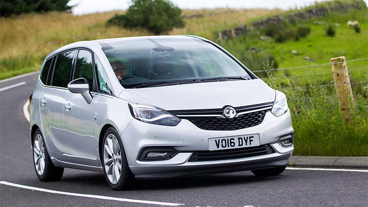 vauxhall zafira driving