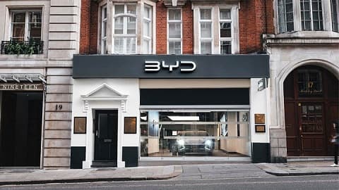 Exterior shot of Evans Halshaw BYD in Mayfair London
